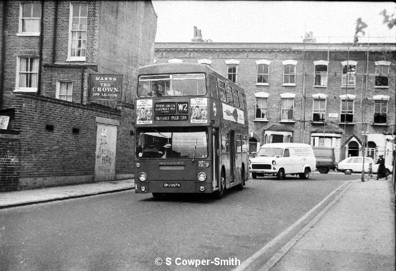 W2,BW01,07,DMS0907,,FNS FINSBURY PK, W2,FINSBURY PARK STN 101976.jpg