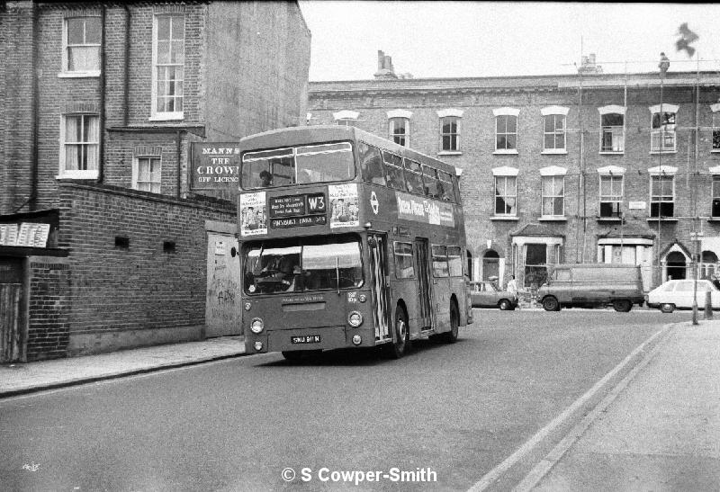 W3,BW01,09, DMS911 FNS FINSBURY PK W3 FINSBURY PARK STN 101976.jpg