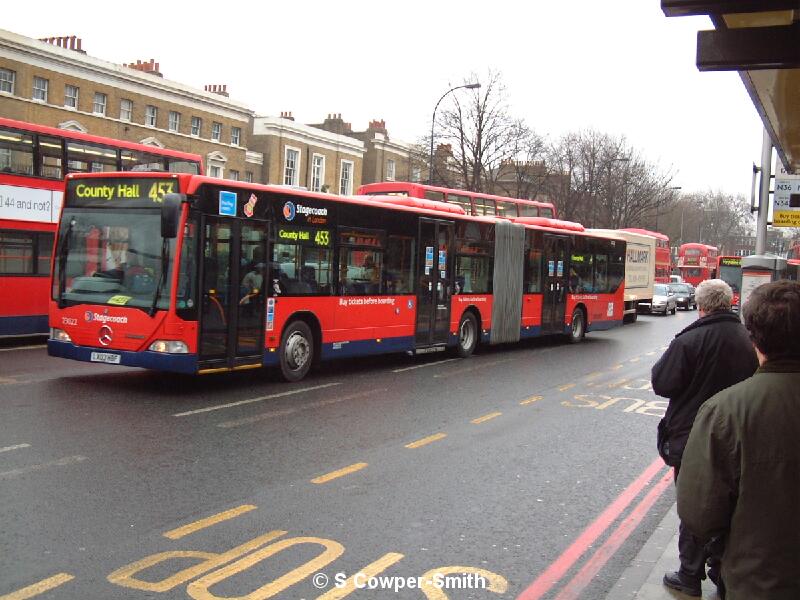 23022 FNS 453 Catford Garage 280105 .JPG