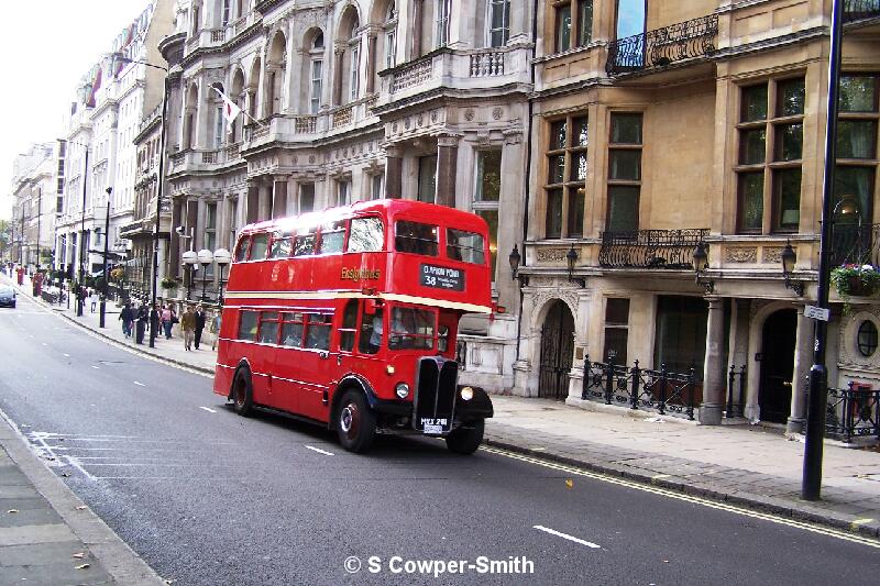 RLH61 FOS 38 Clapton Pond Piccadilly 281005.JPG