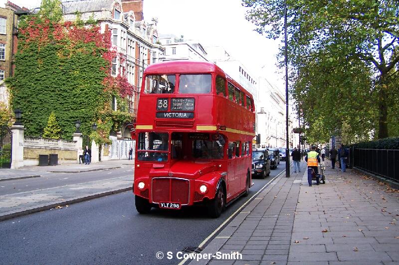 RM298 FNS 38 Victoria Piccadily 281005.JPG