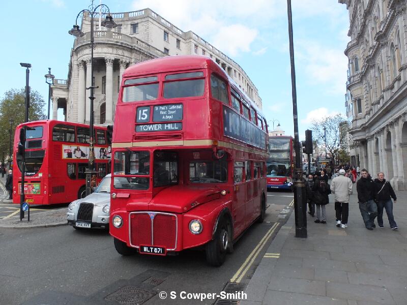 RM871 15 Trafalgar Sq 021112.JPG