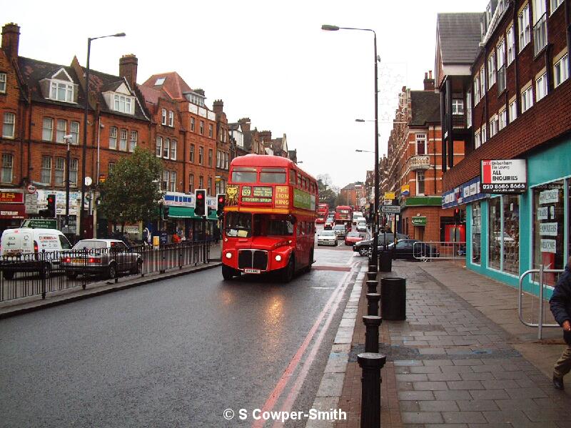 RM875 159 Streatham Station Streatham 241105.JPG