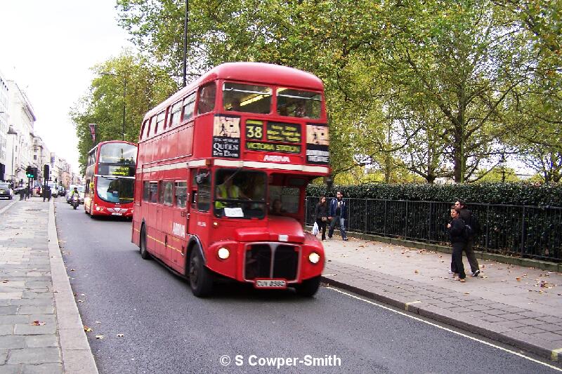 RML2356 FOS 38 Victoria Station Piccadilly 281005.JPG