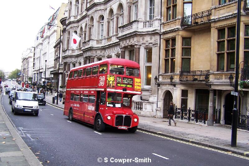 RML2370 FOS 38 Piccadilly Circus Piccadilly 281005.JPG