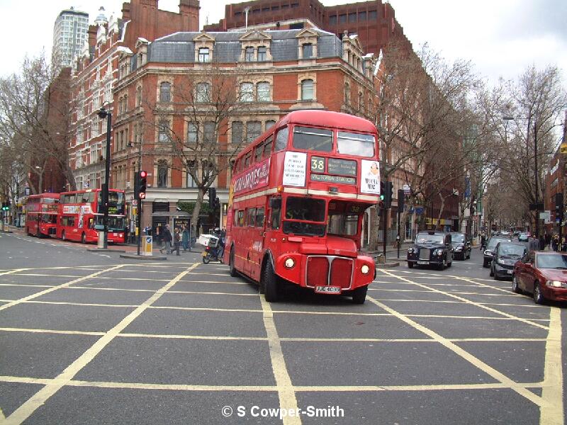 RML2409 38 Cambridge Circus 260305.JPG