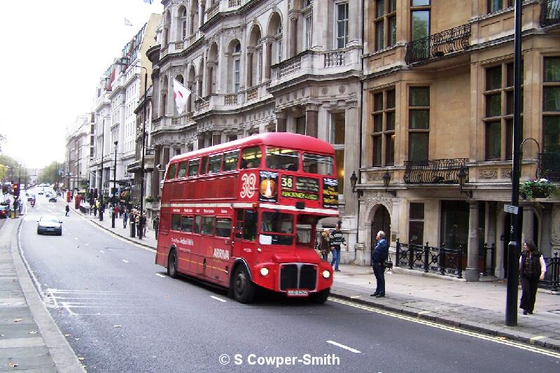 RML2526 FOS 38 Hackney Clapton Bus Garage Piccadilly 281005 .JPG