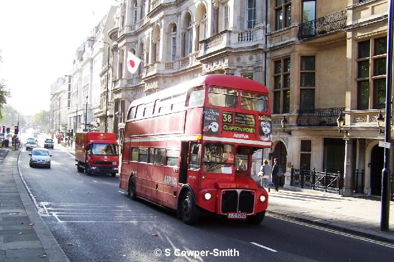 RML2528 FOS 38 Clapton Pond Piccadilly 281005.JPG