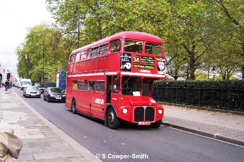 RML2528 FOS 38 Victoria Station Piccadilly 281005.JPG