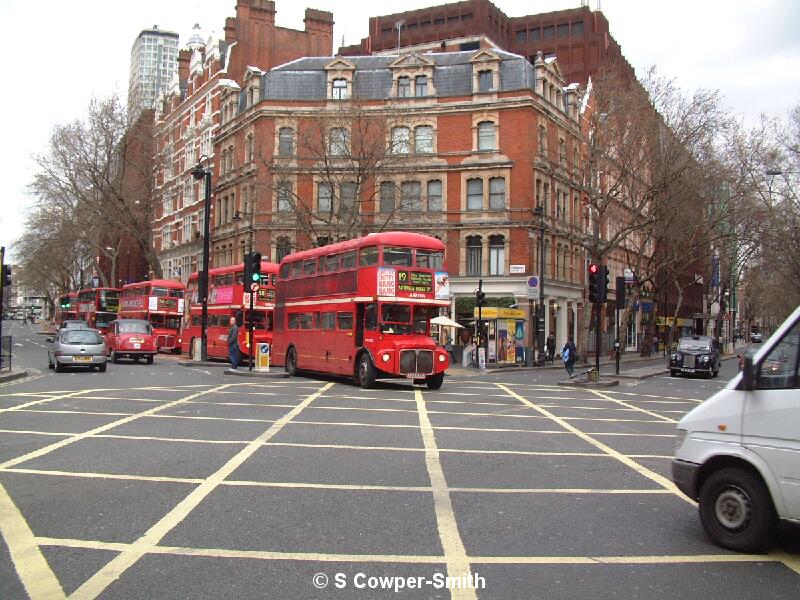 RML2533 19 Cambridge Circus 260305.JPG