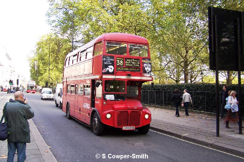 RML2534 FOS 38 Victoria Station Piccadily 281005.JPG