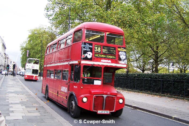RML2571 FOS 38 Victoria Station Piccadilly 281005.JPG