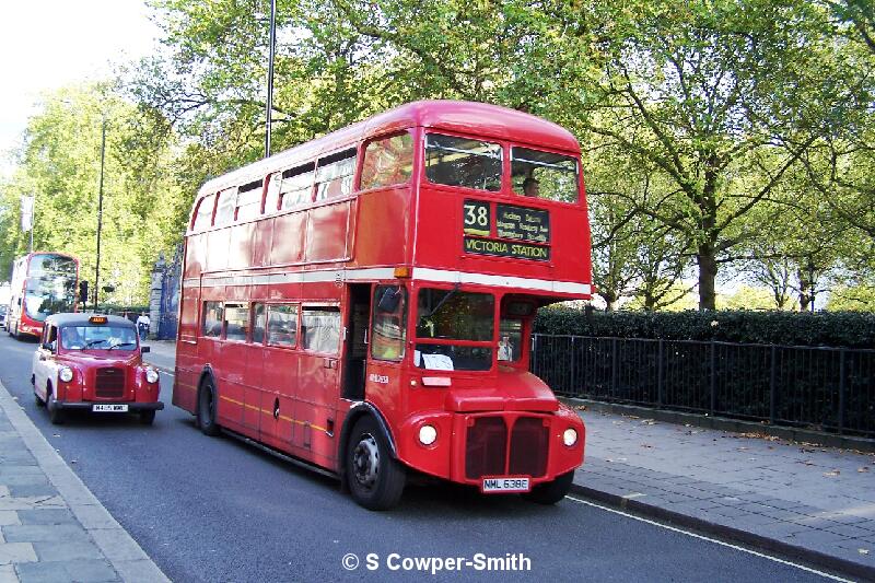 RML2638 FOS 38 Victoria Station Piccadilly 281005 .JPG