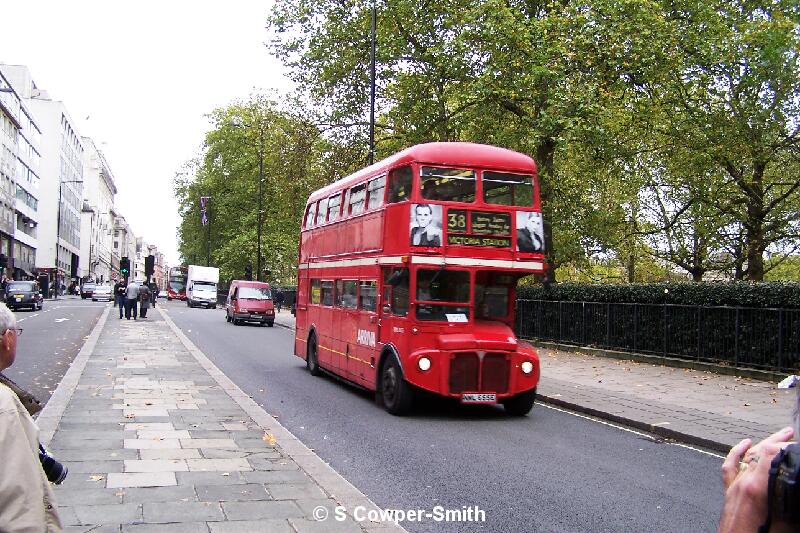 RML2655 FOS 38 Victoria Station Piccadily 281005.JPG