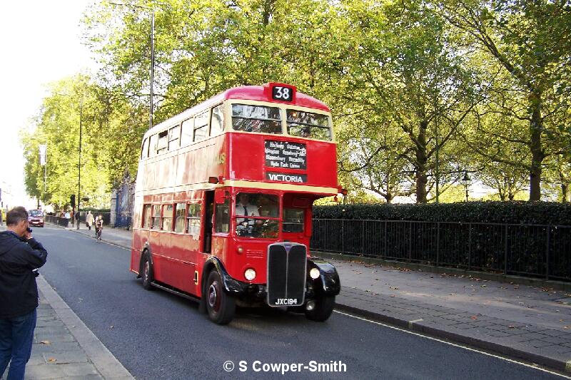 RT1431 FOS 38 Victoria Piccadilly 281005.JPG
