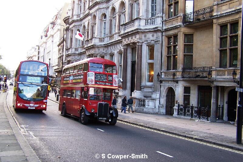 RT1702 FOS 38 Piccadilly Circus Piccadilly 281005.JPG