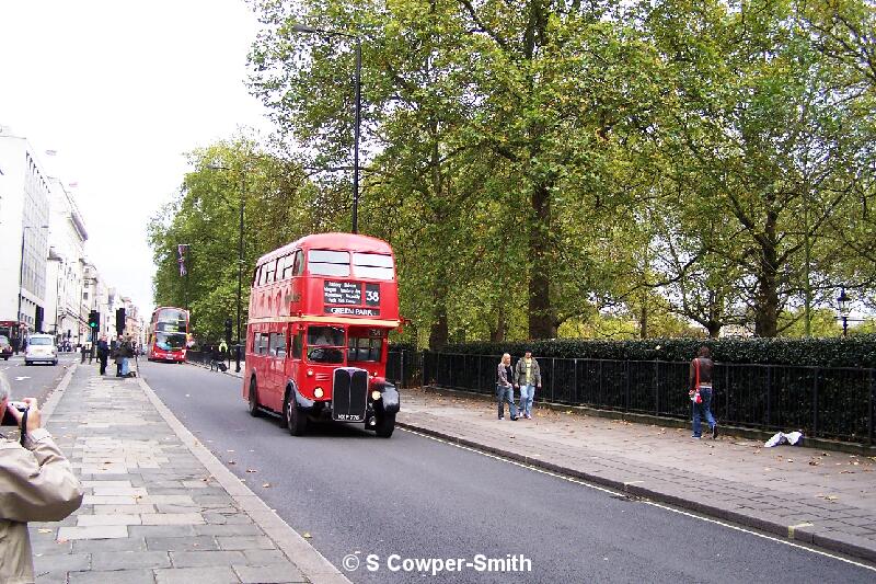 RT4421 FOS 38 Green Park Piccadily 281005.JPG
