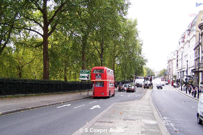 RT4421 ROS 38 Piccadily 281005.JPG